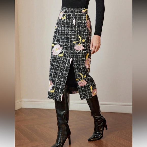 Elegant Black Floral Women's Skirt - Picture 1 of 12